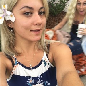 Meet your Posher, Alma